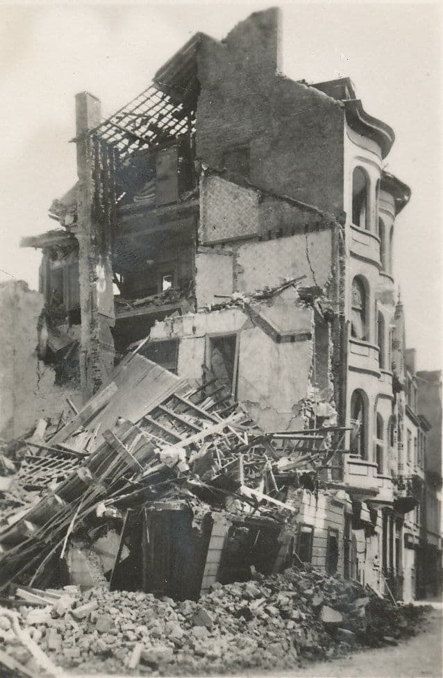 Bombed building in Ostend, Belgium — postwar ruins that shaped Roger Remaut's abstract art