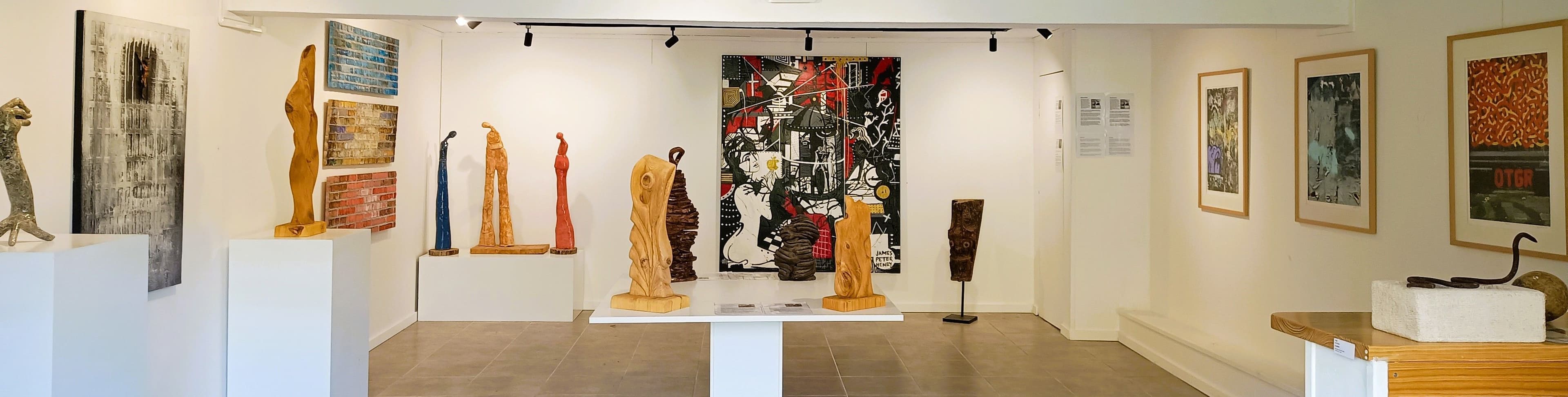 Exposição Fragments of Humanity na Xochi Art Gallery